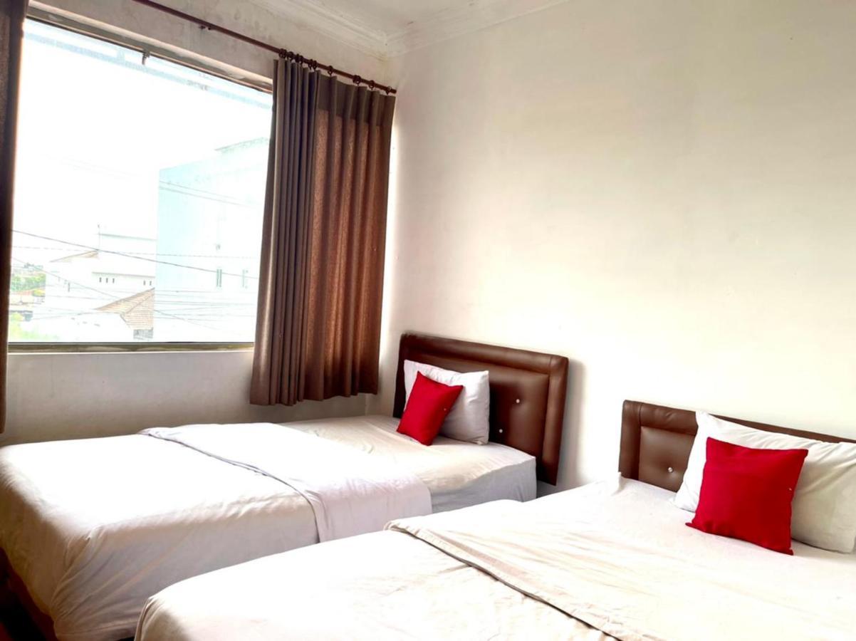Oyo 90450 Sentra Inn Medan Ngoại thất bức ảnh